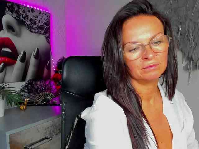 HelenSHOW1 webcam