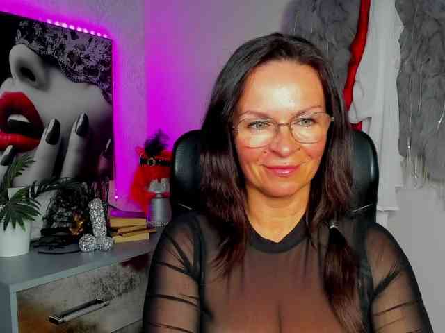 HelenSHOW1 webcam