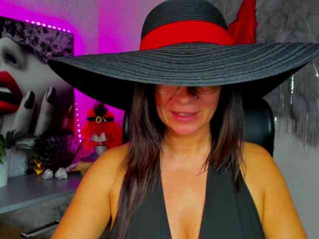 HelenSHOW1 webcam