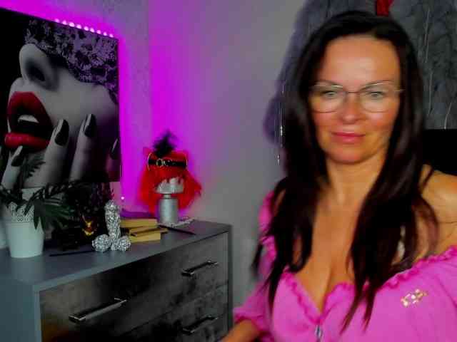 HelenSHOW1 webcam