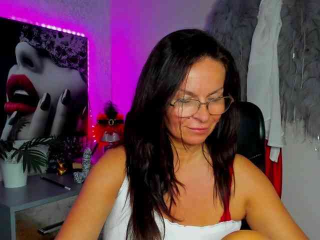 HelenSHOW1 webcam