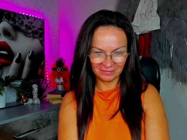 HelenSHOW1 webcam