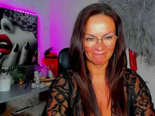 HelenSHOW1 webcam