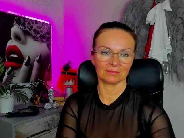HelenSHOW1 webcam
