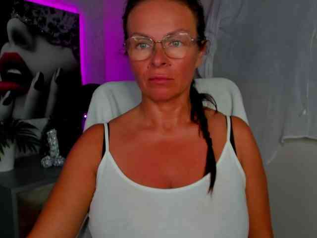 HelenSHOW1 webcam