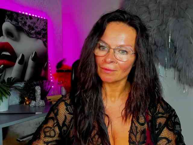 HelenSHOW1 webcam