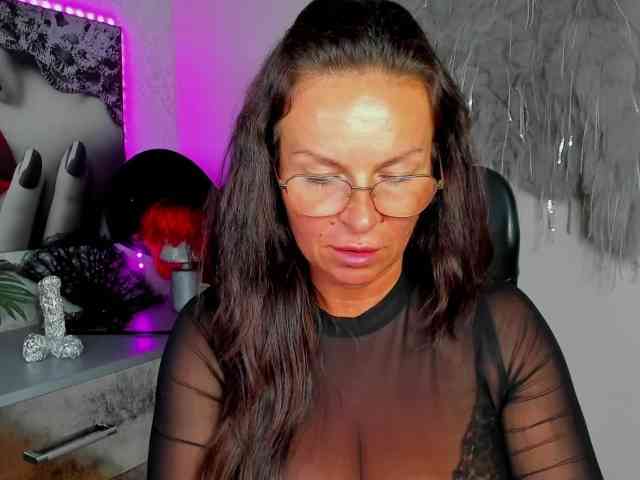 Model: HelenSHOW1