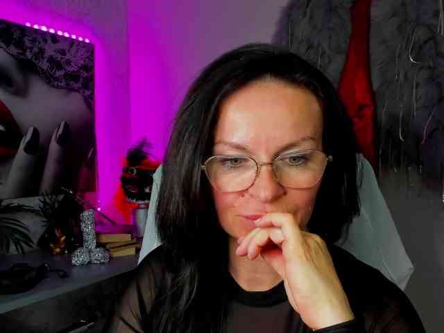 HelenSHOW1 webcam