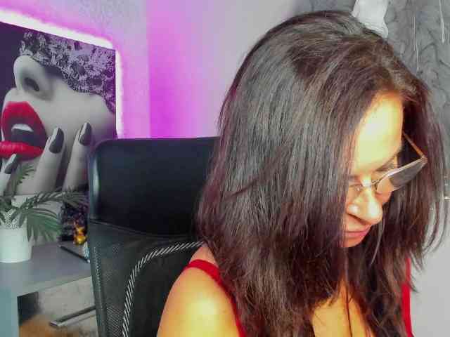 HelenSHOW1 webcam