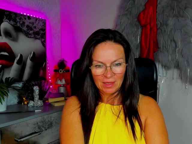 HelenSHOW1 webcam
