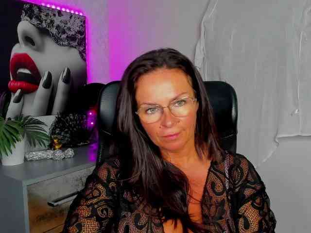 HelenSHOW1 webcam
