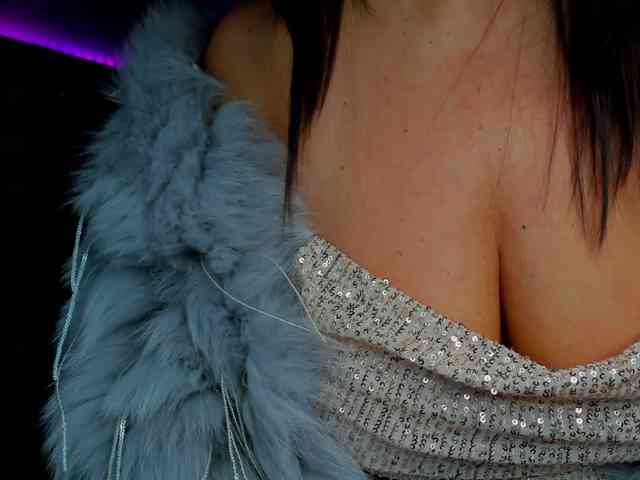 Model: HelenSHOW1