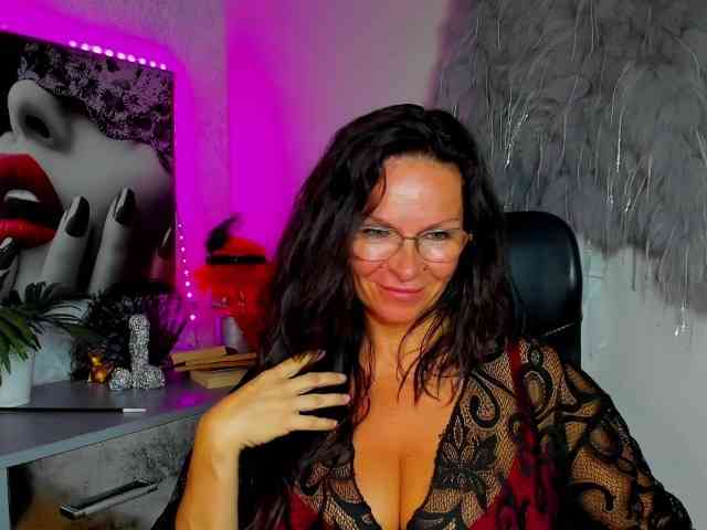 HelenSHOW1 webcam