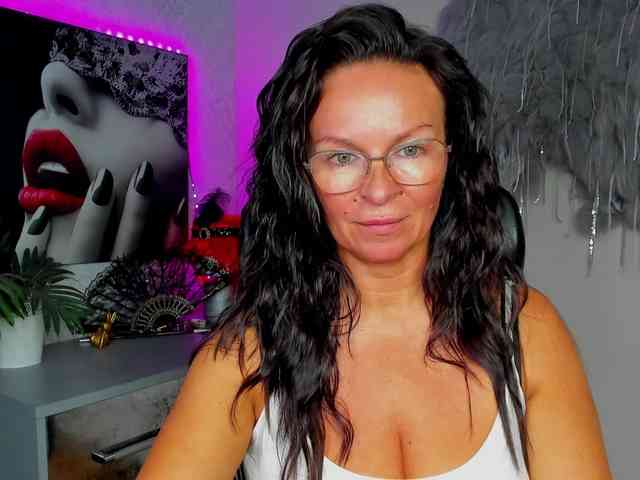 HelenSHOW1 webcam