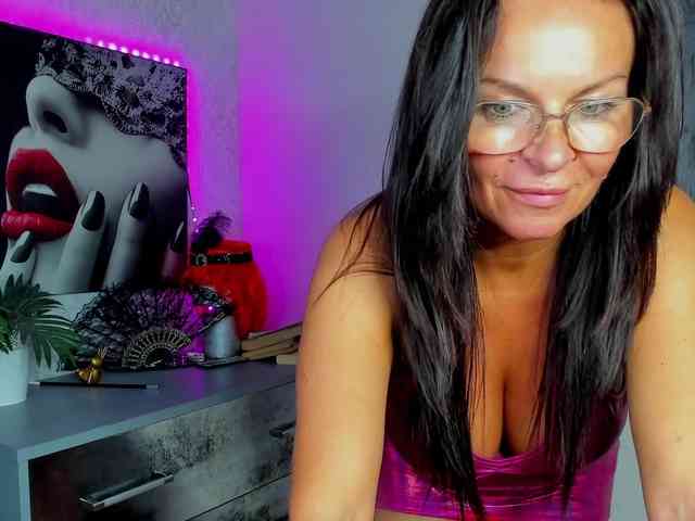 HelenSHOW1 webcam