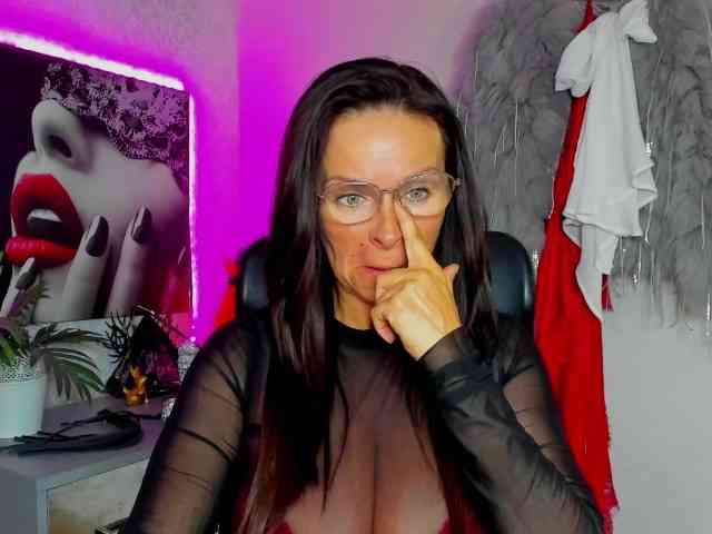 HelenSHOW1 webcam