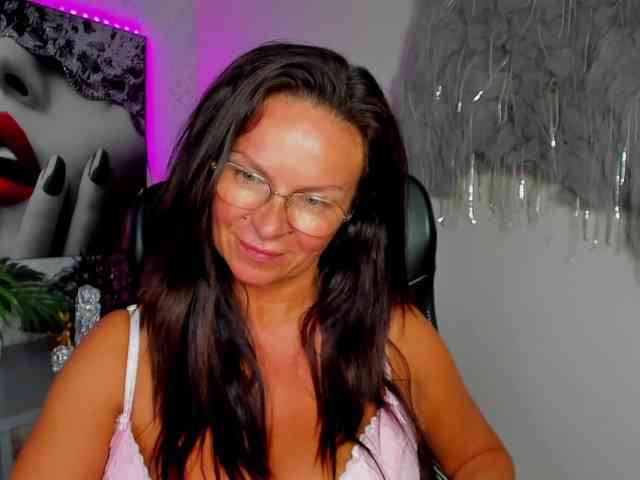 HelenSHOW1 webcam