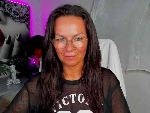 Model: HelenSHOW1
