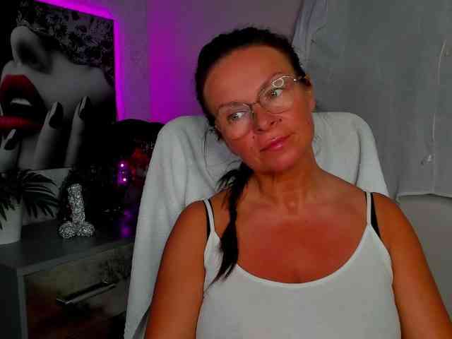 HelenSHOW1 webcam