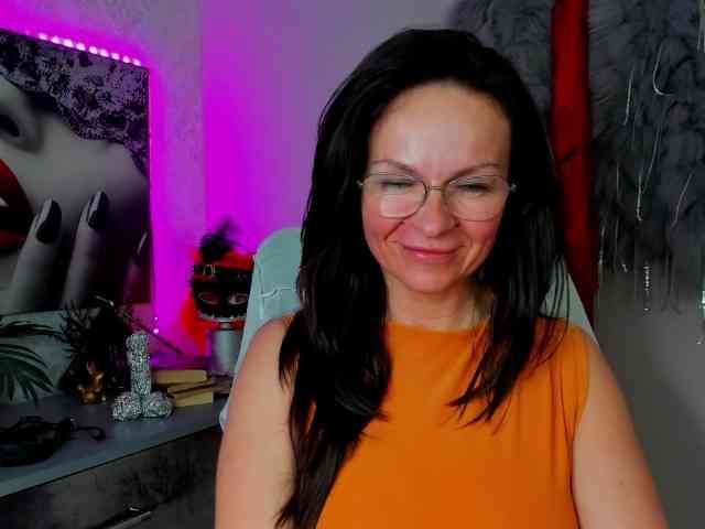 HelenSHOW1 webcam