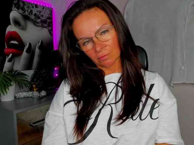 HelenSHOW1 webcam