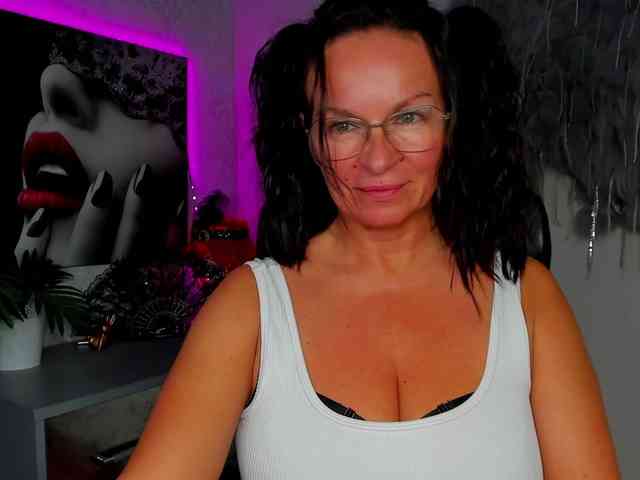 HelenSHOW1 webcam