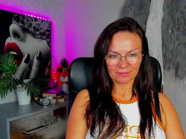 HelenSHOW1 webcam