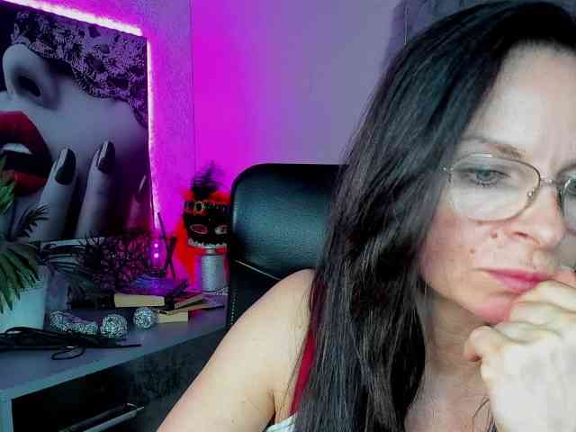HelenSHOW1 webcam