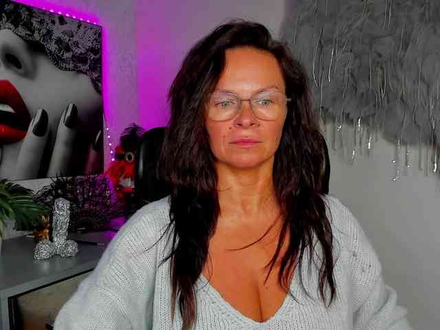HelenSHOW1 webcam