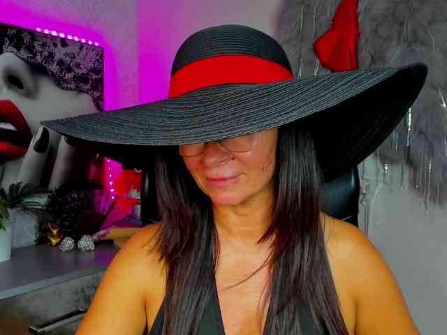 HelenSHOW1 webcam