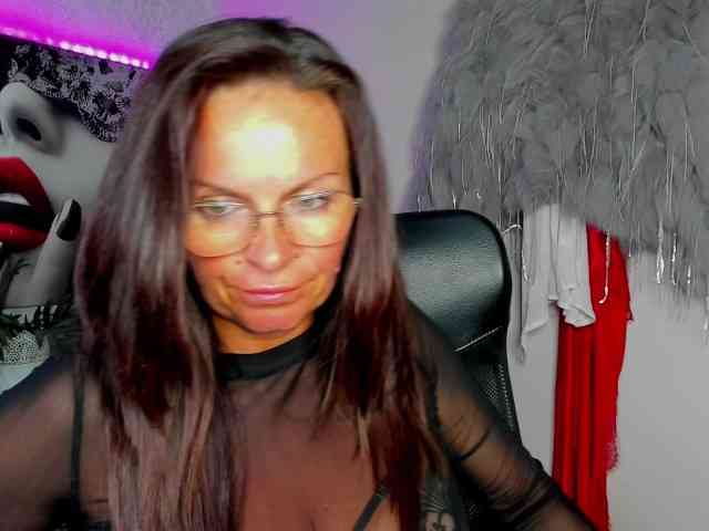 Model: HelenSHOW1