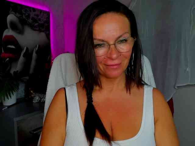 Model: HelenSHOW1