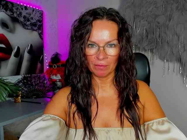 HelenSHOW1 webcam
