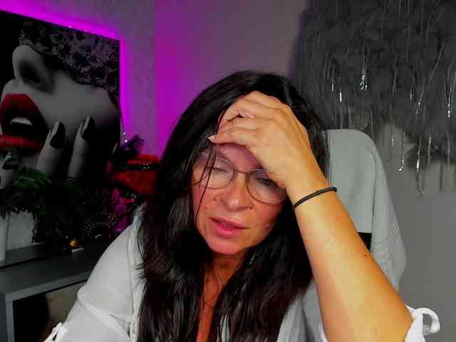 HelenSHOW1 webcam