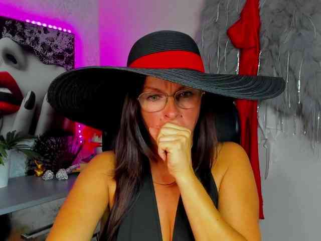 HelenSHOW1 webcam