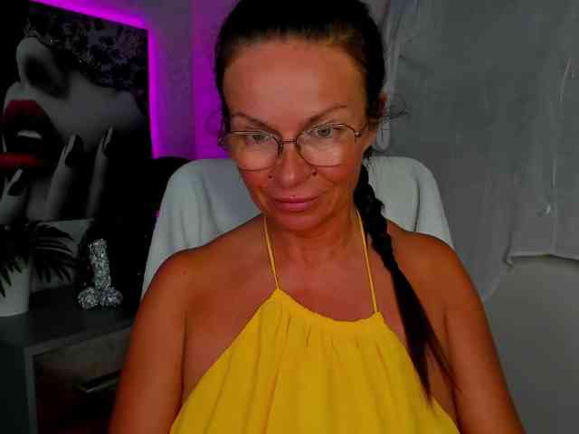 HelenSHOW1 webcam