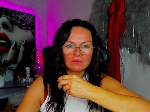 Model: HelenSHOW1