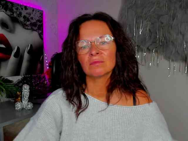 HelenSHOW1 webcam