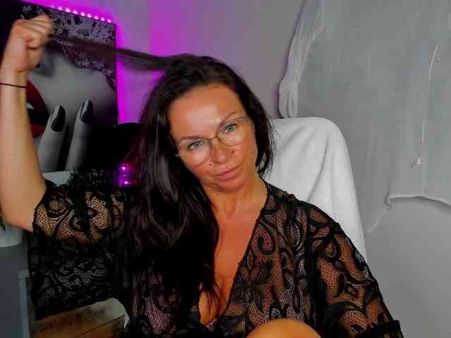 HelenSHOW1 webcam