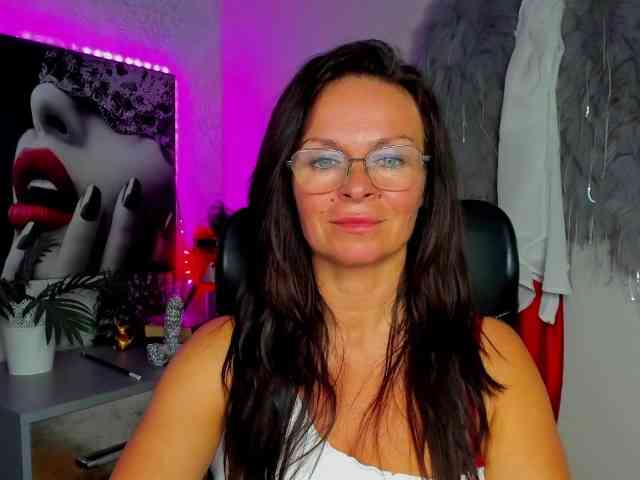 HelenSHOW1 webcam