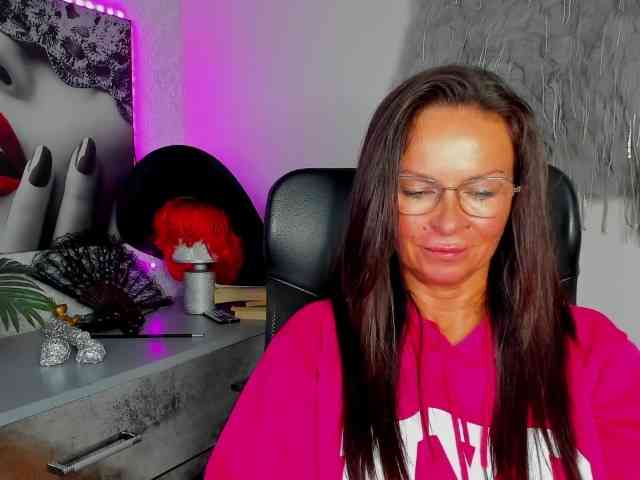 Model: HelenSHOW1