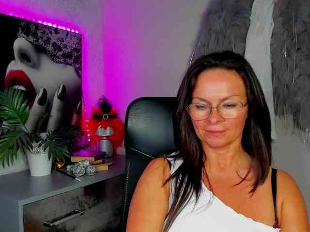 HelenSHOW1 webcam