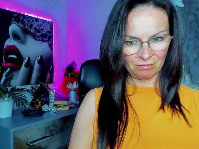 HelenSHOW1 webcam