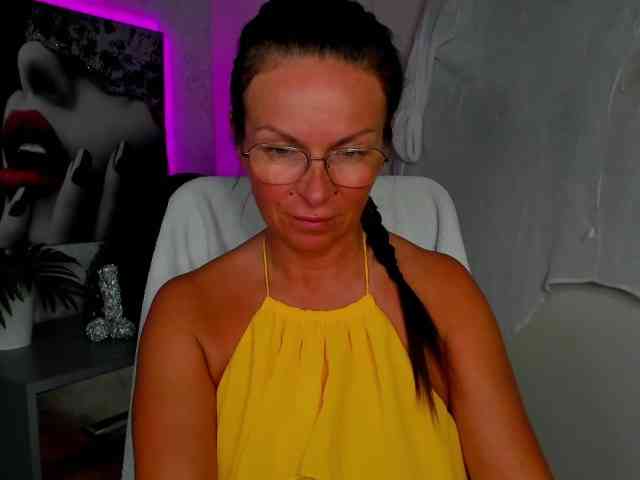 HelenSHOW1 webcam