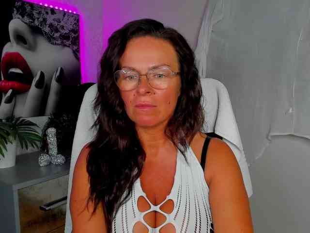 HelenSHOW1 webcam