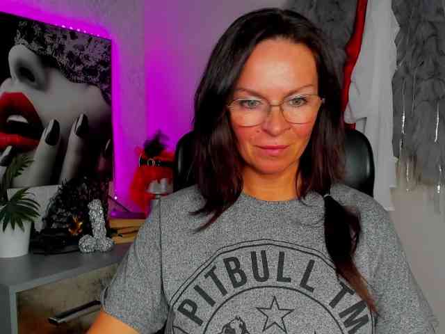 HelenSHOW1 webcam