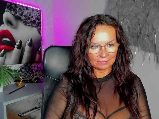 HelenSHOW1 webcam