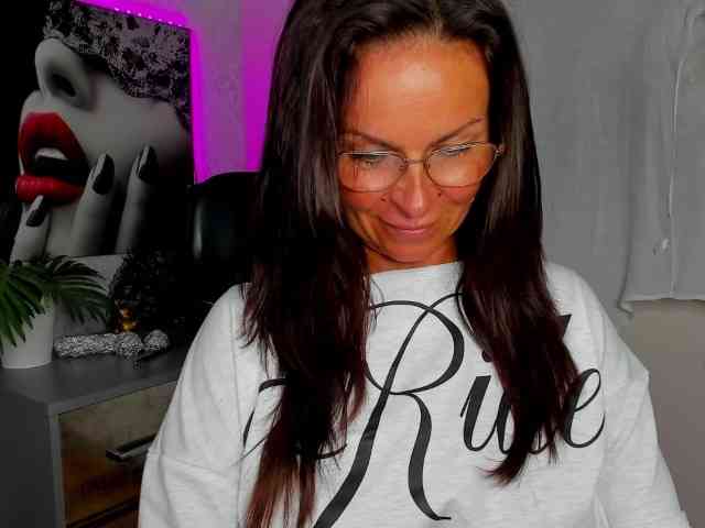 HelenSHOW1 webcam