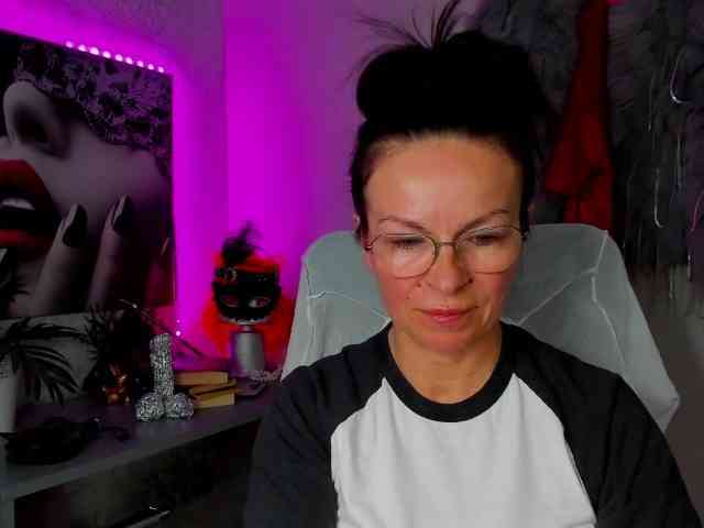 HelenSHOW1 webcam