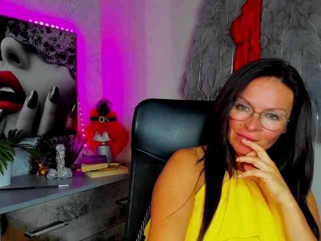 HelenSHOW1 webcam